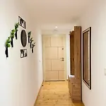 Center The Quiet Luxury 7 Пловдив